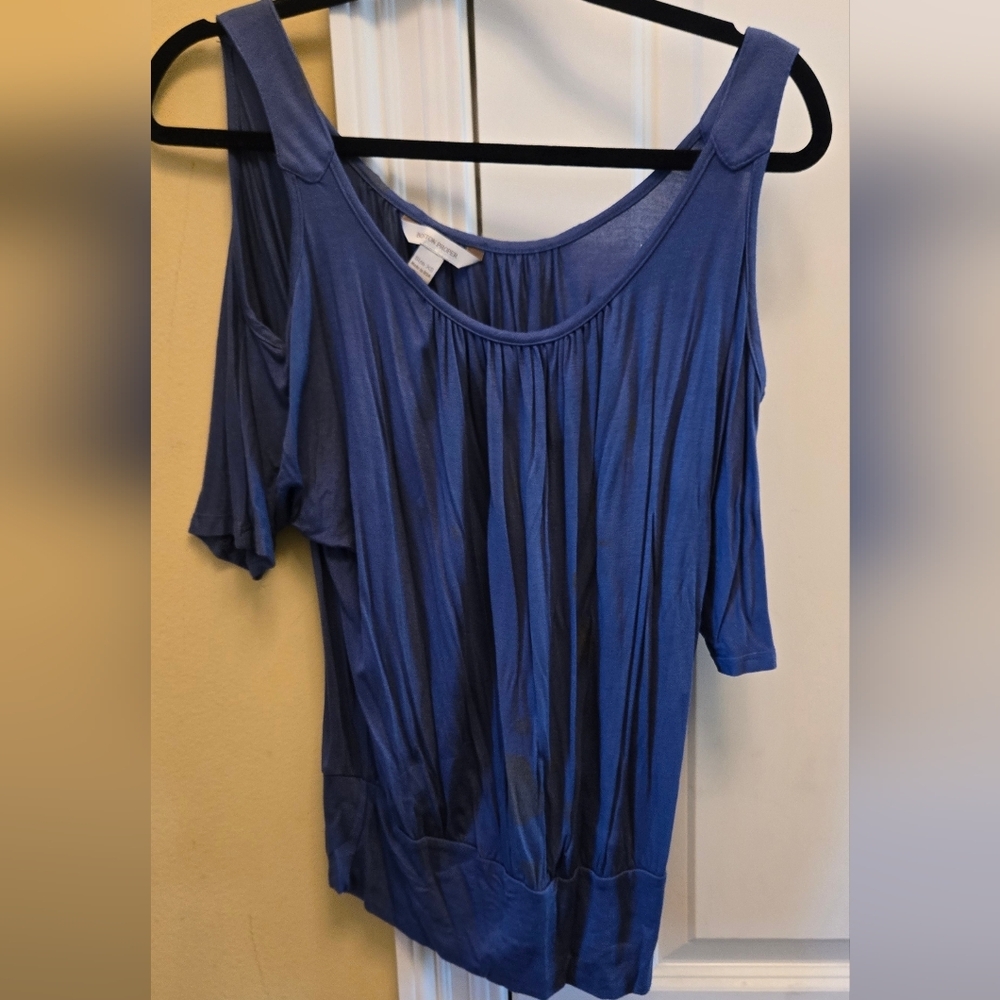 Boston Proper Womens Blue Pleated Cold Shoulder Blouse NWOT Festival
